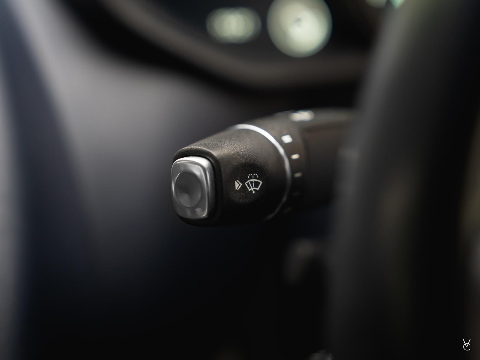 Aston Martin DB11 5.2 V12 Coupe 2dr Petrol Auto Euro 6 (s/s) (608 ps)