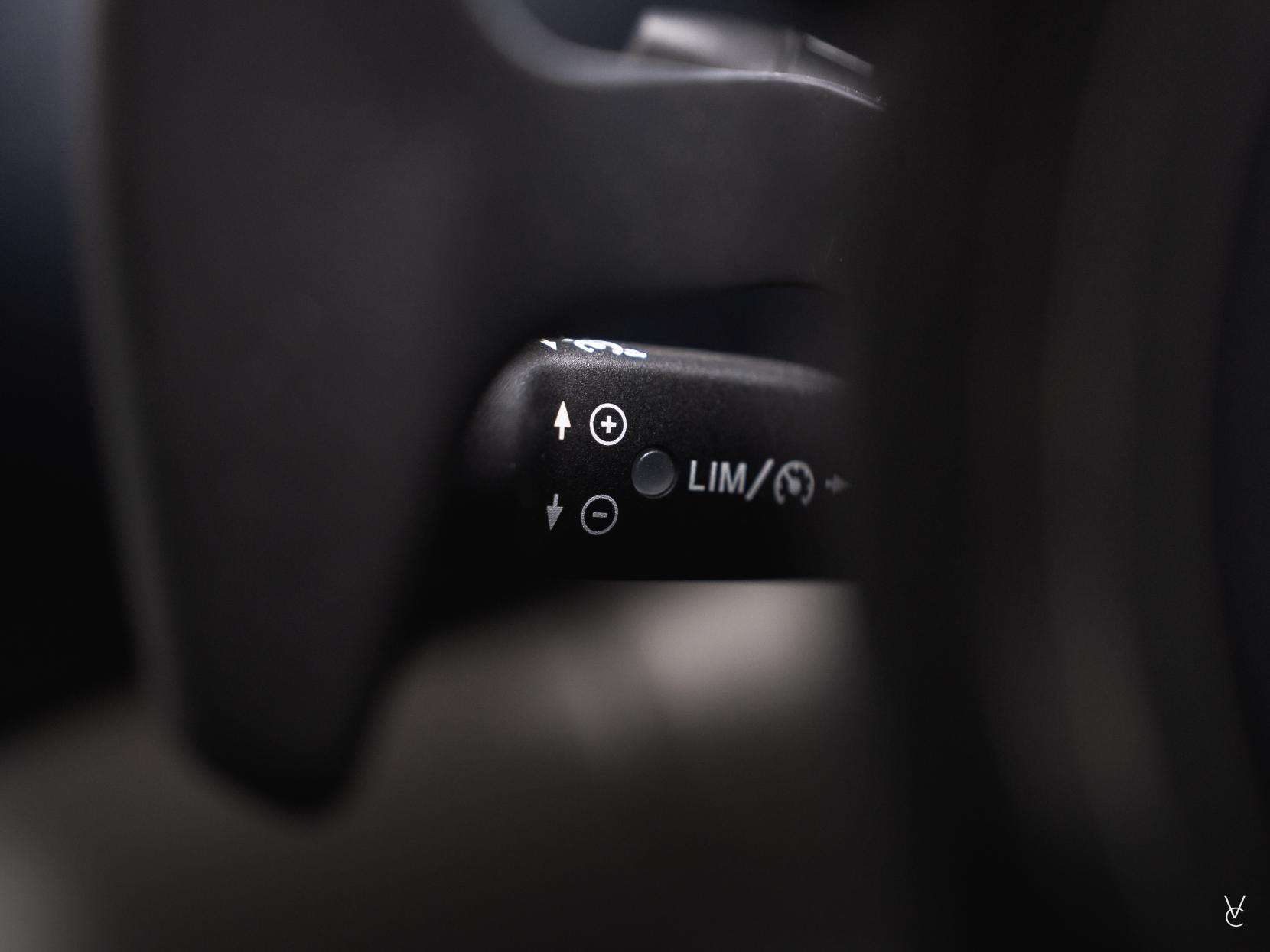 Aston Martin DB11 5.2 V12 Coupe 2dr Petrol Auto Euro 6 (s/s) (608 ps)