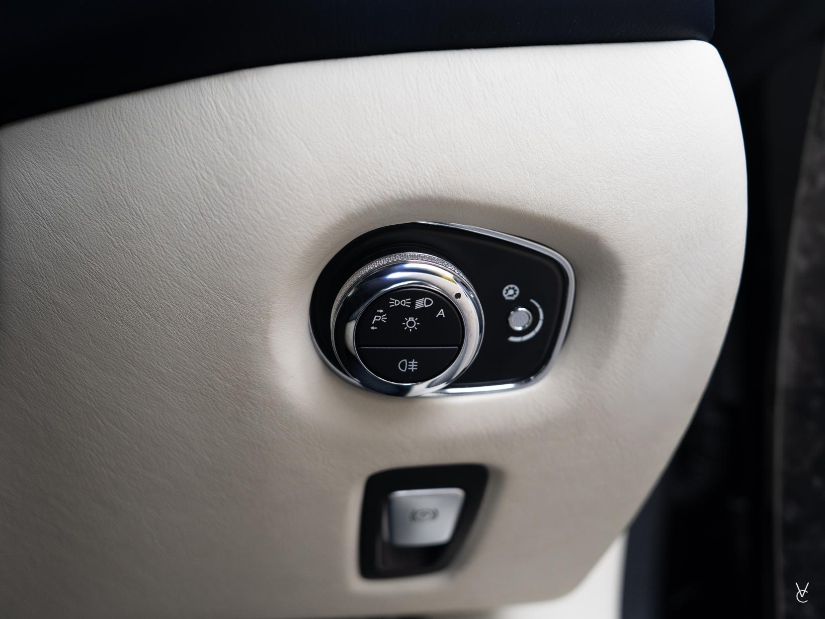 Aston Martin DB11 5.2 V12 Coupe 2dr Petrol Auto Euro 6 (s/s) (608 ps)