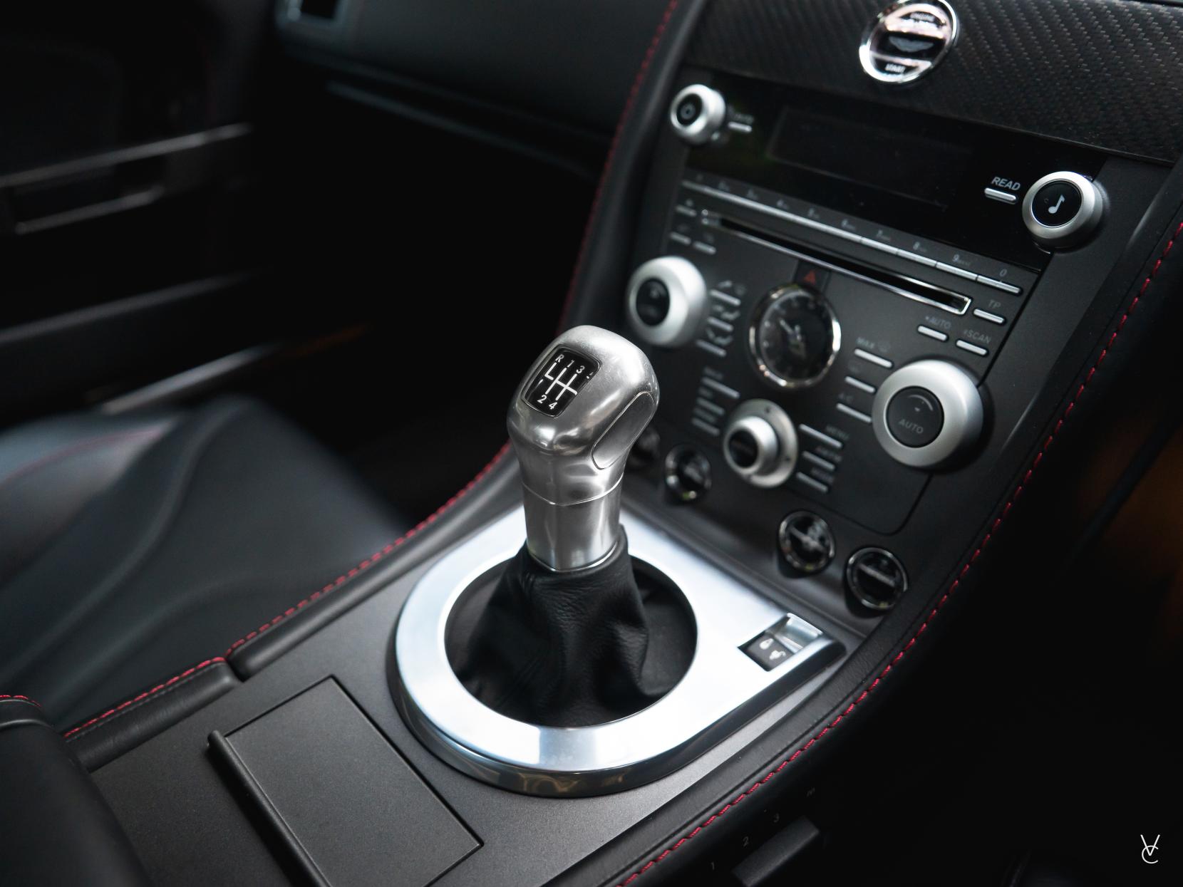 Aston Martin Vantage 6.0 V12 Coupe 2dr Petrol Manual Euro 4 (510 bhp)