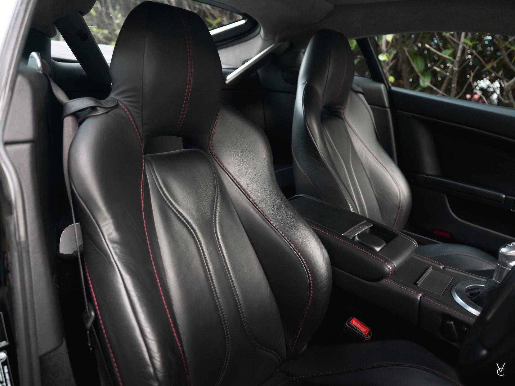 Aston Martin Vantage 6.0 V12 Coupe 2dr Petrol Manual Euro 4 (510 bhp)