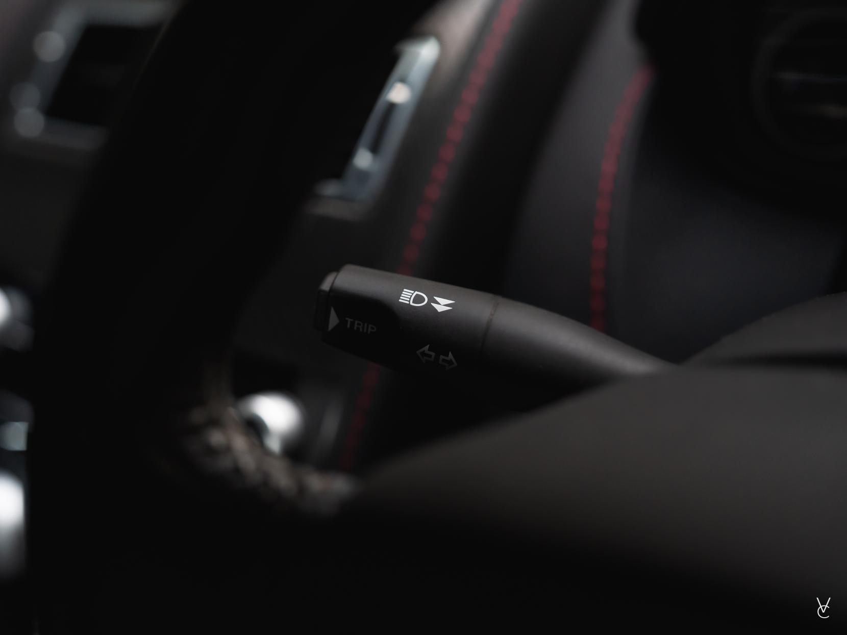 Aston Martin Vantage 6.0 V12 Coupe 2dr Petrol Manual Euro 4 (510 bhp)