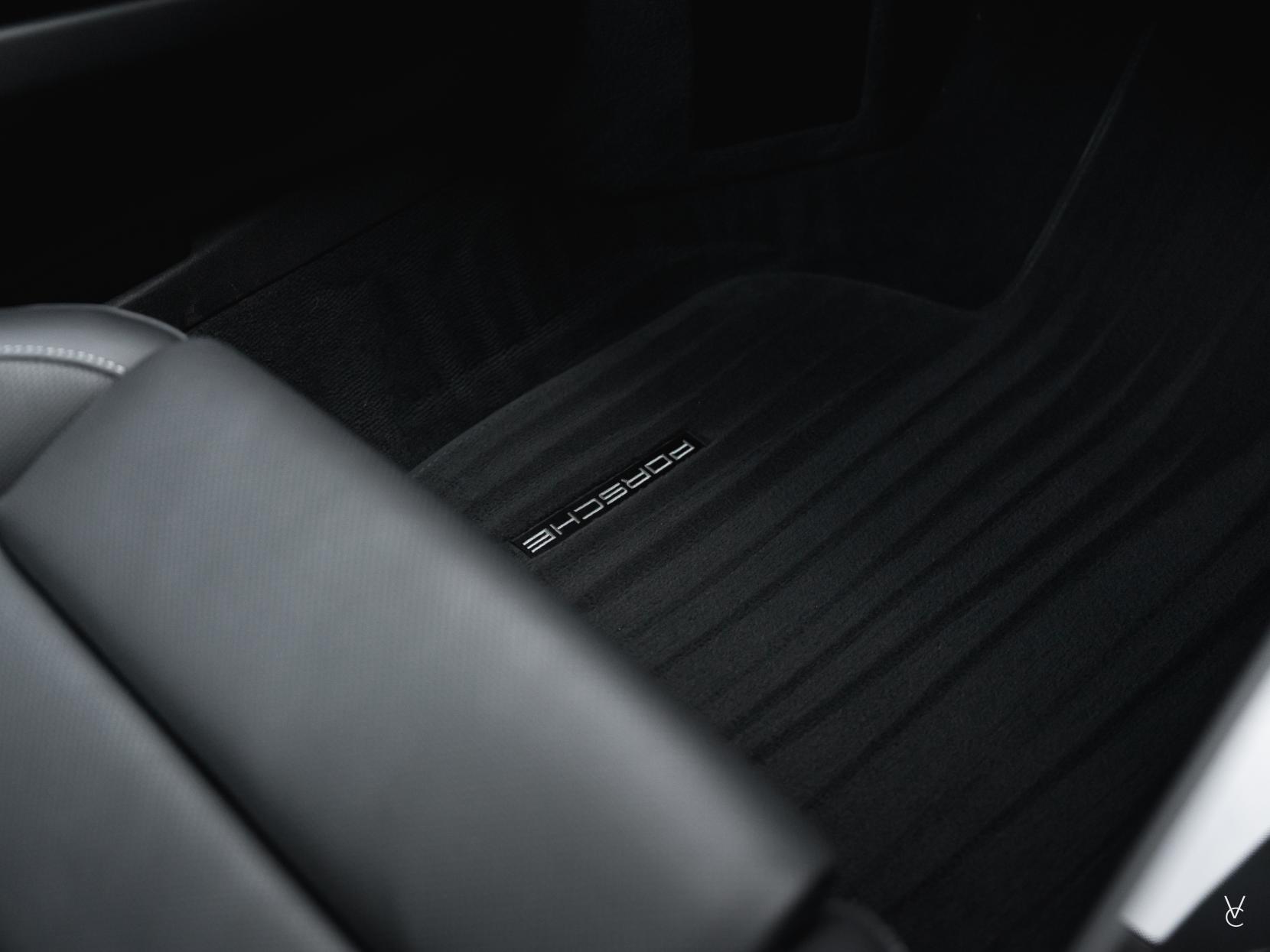 Porsche 911 3.0T 992 Carrera 4 GTS Coupe 2dr Petrol PDK 4WD Euro 6 (s/s) (480 ps)