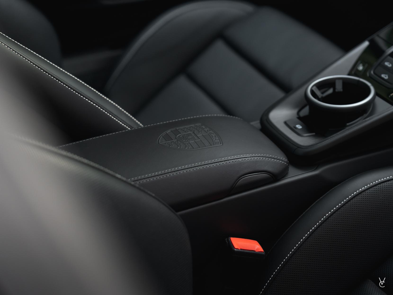 Porsche 911 3.0T 992 Carrera 4 GTS Coupe 2dr Petrol PDK 4WD Euro 6 (s/s) (480 ps)