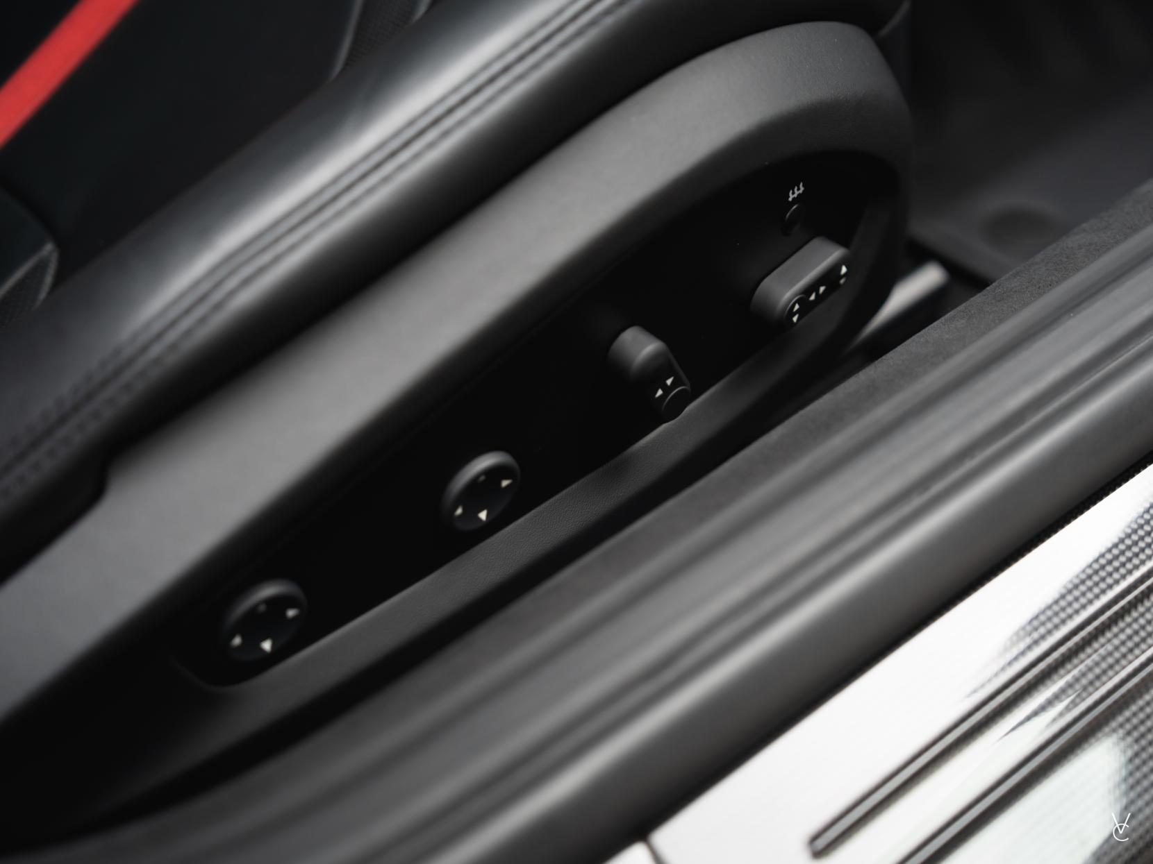 Ferrari 812 Superfast 6.5 V12 Coupe 2dr Petrol F1 DCT Euro 6 (s/s) (800 ps)