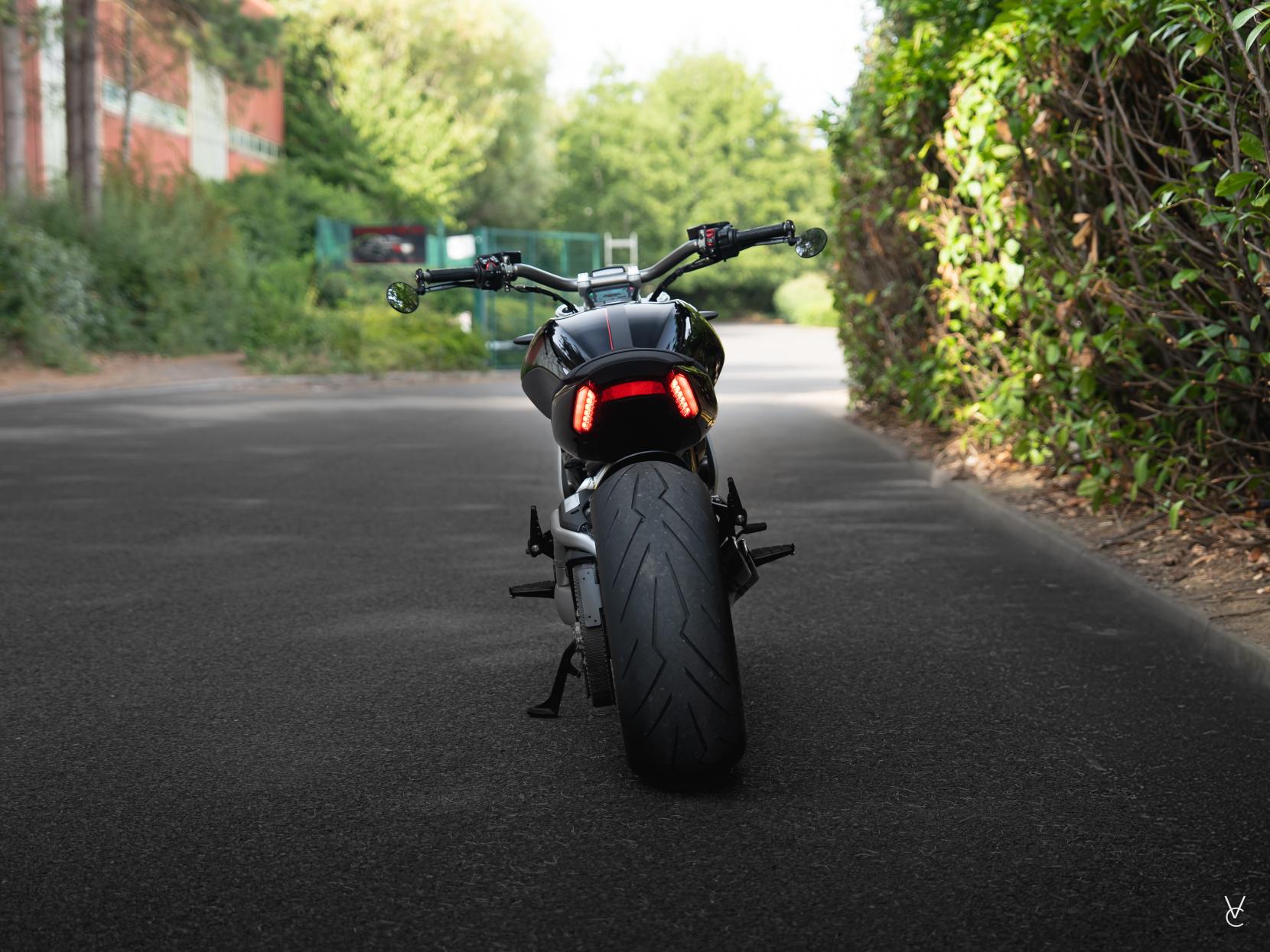 Ducati XDiavel 1262 S Custom Cruiser Petrol Manual Euro 4 (152 ps)