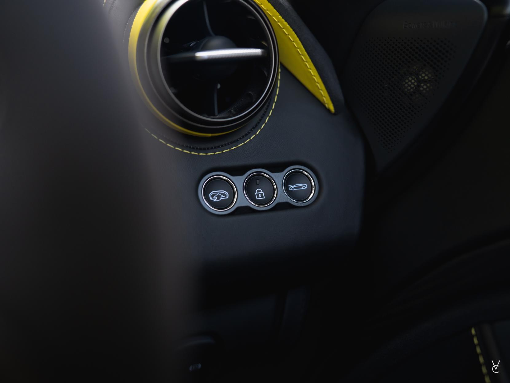 McLaren 720S 4.0T V8 Spider 2dr Petrol SSG Euro 6 (s/s) (720 ps)