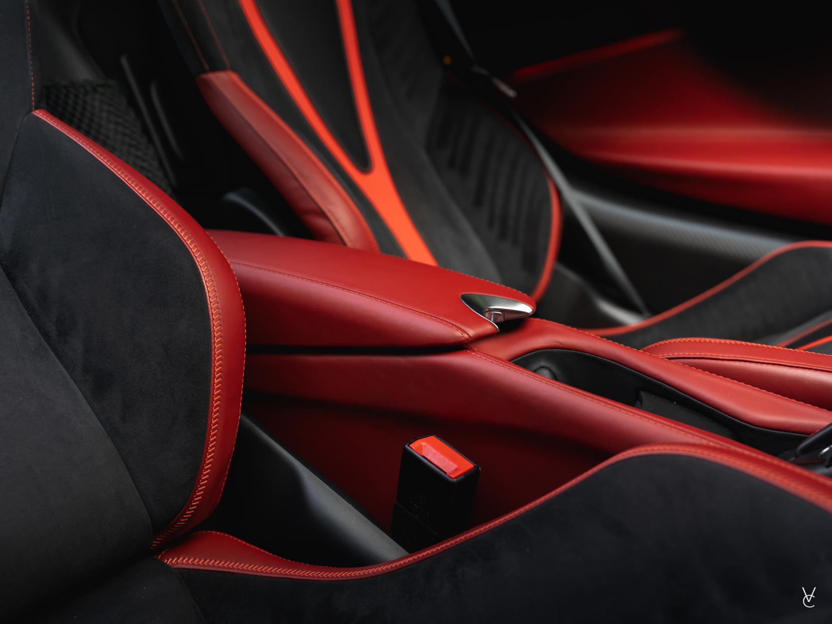 McLaren 720S 4.0T V8 Coupe 2dr Petrol SSG Euro 6 (s/s) (720 ps)