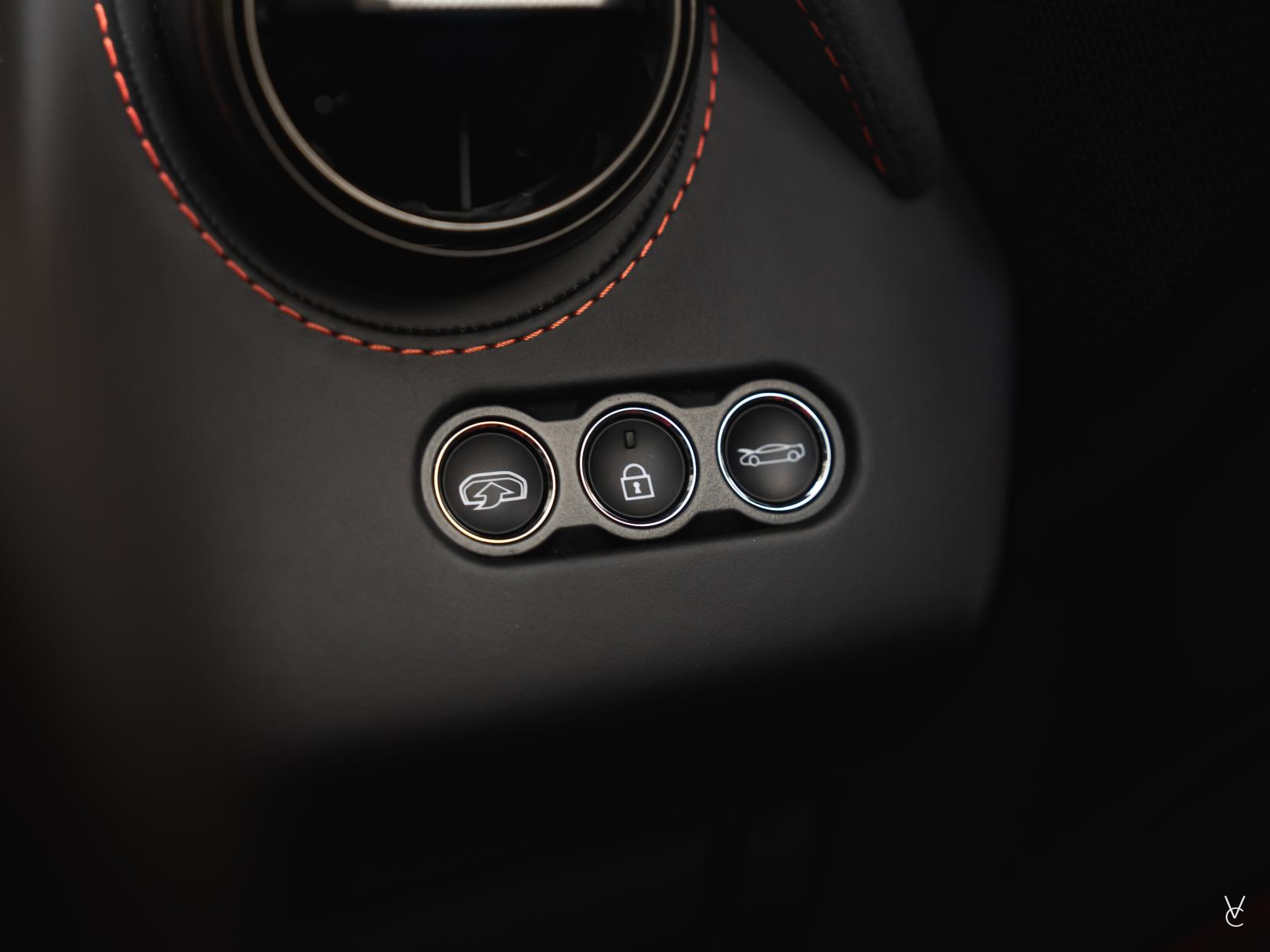 McLaren 720S 4.0T V8 Coupe 2dr Petrol SSG Euro 6 (s/s) (720 ps)