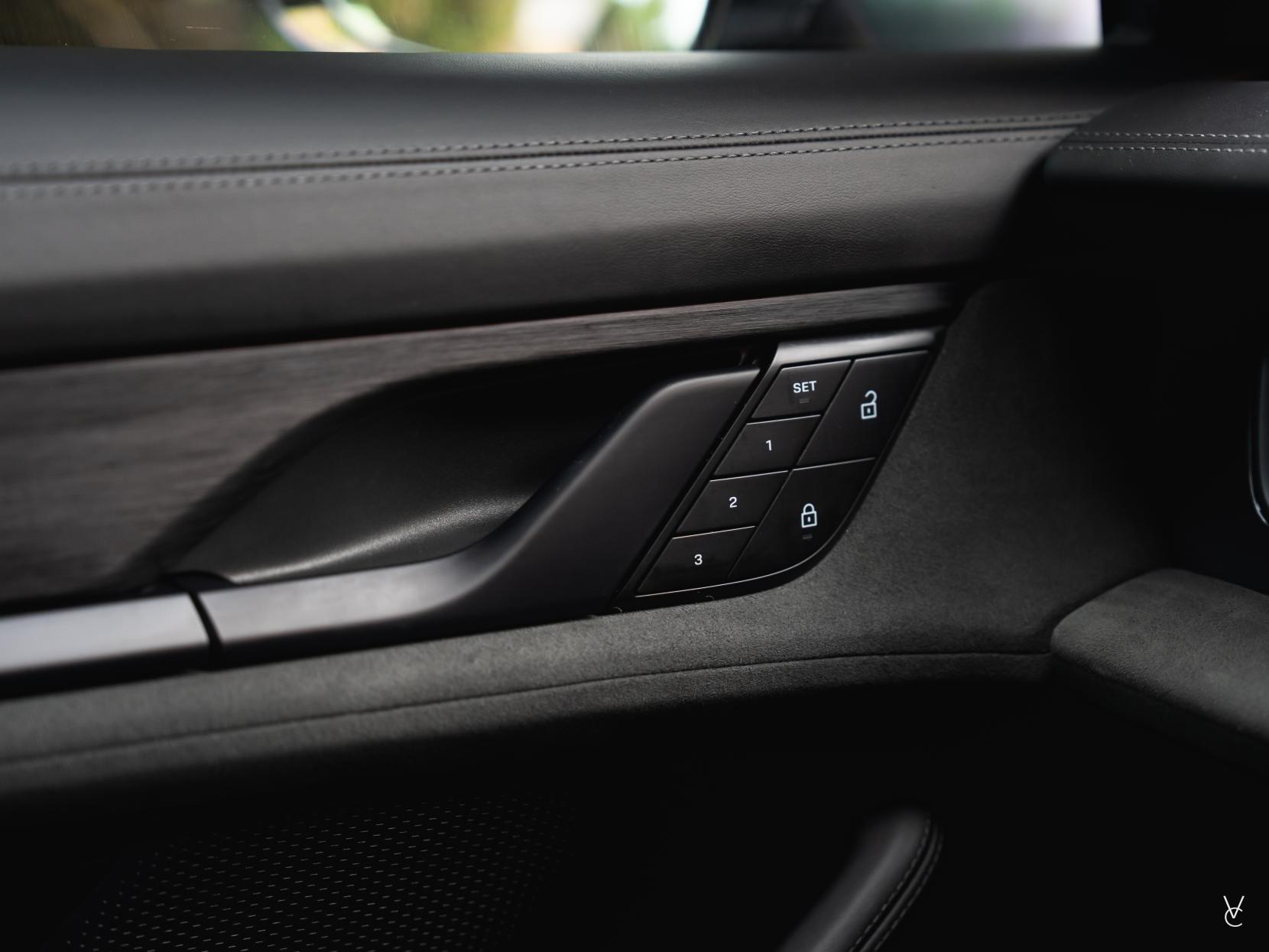 Porsche Taycan Performance Plus 93.4kWh GTS Saloon 4dr Electric Auto 4WD (11kW Charger) (598 ps)