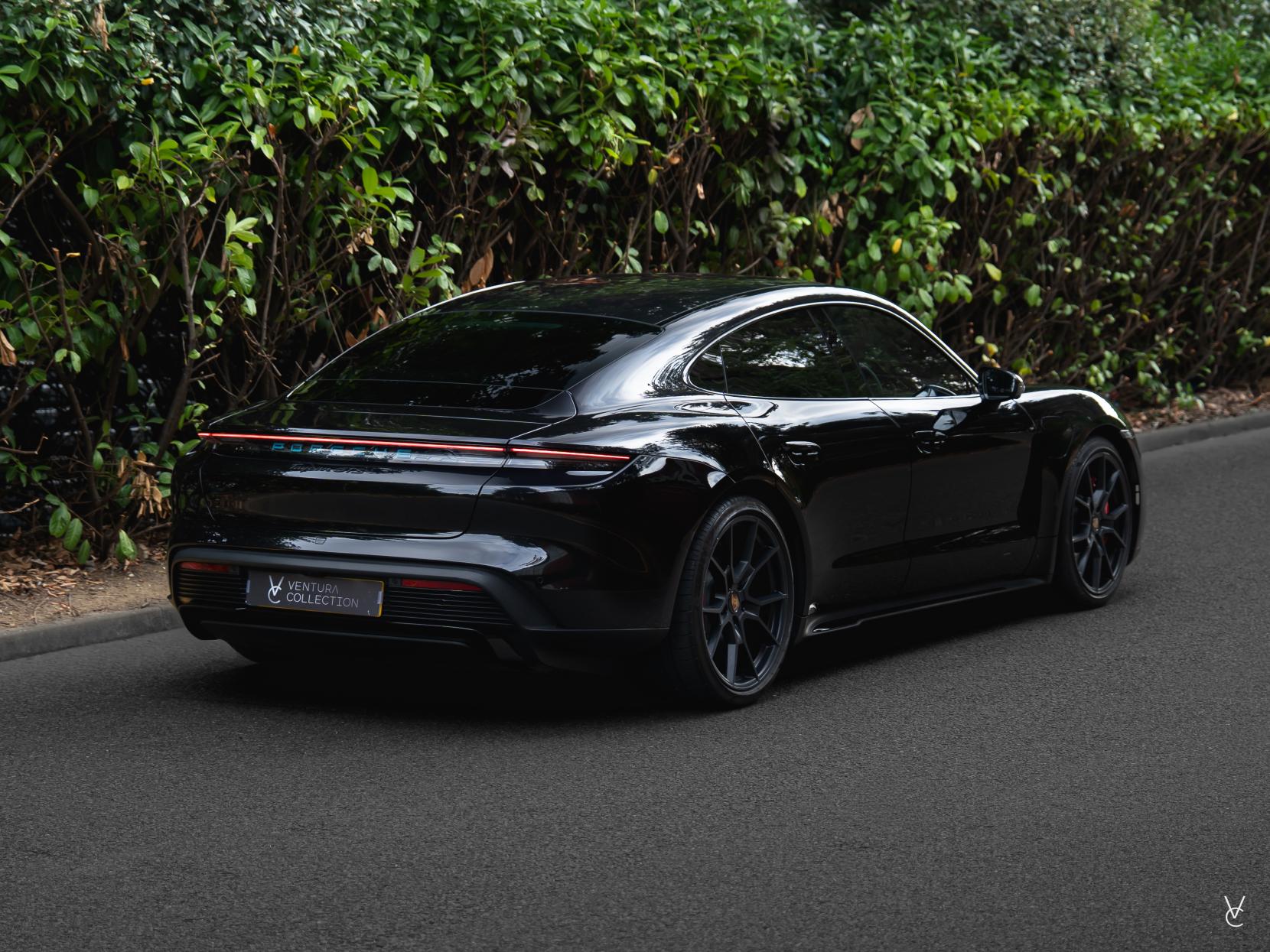 Porsche Taycan Performance Plus 93.4kWh GTS Saloon 4dr Electric Auto 4WD (11kW Charger) (598 ps)
