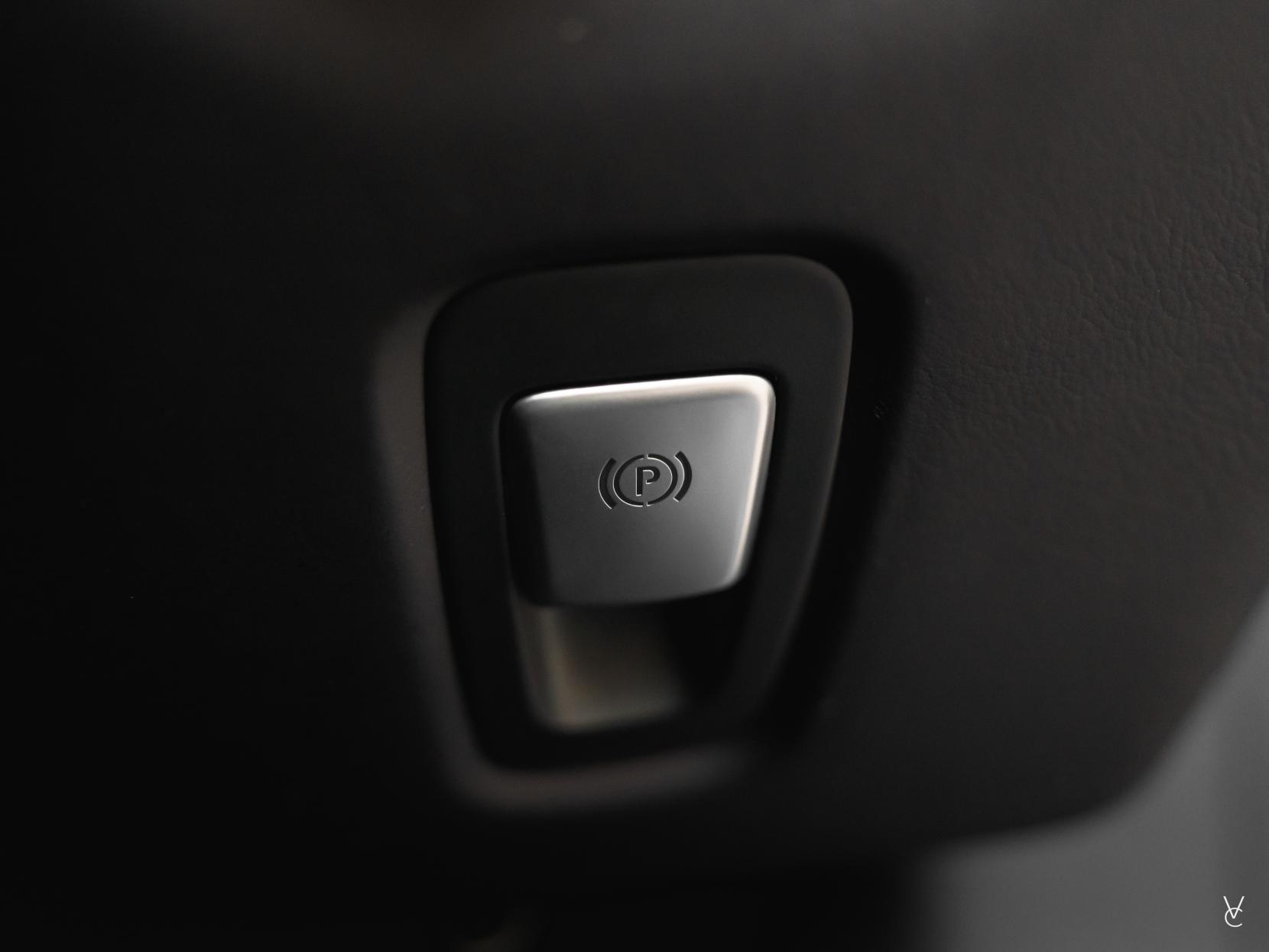 Aston Martin DB11 4.0 V8 Coupe 2dr Petrol Auto Euro 6 (s/s) (510 ps)