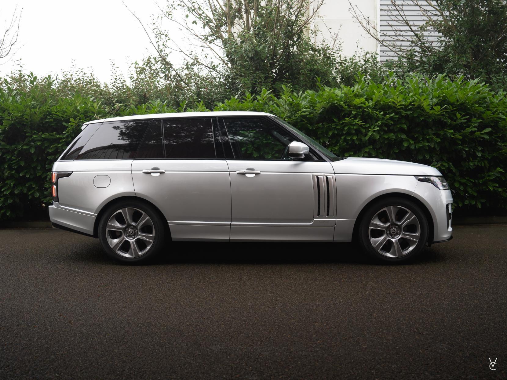 Land Rover Range Rover 3.0 SD V6 Vogue SUV 5dr Diesel Auto 4WD Euro 6 (s/s) (275 ps)