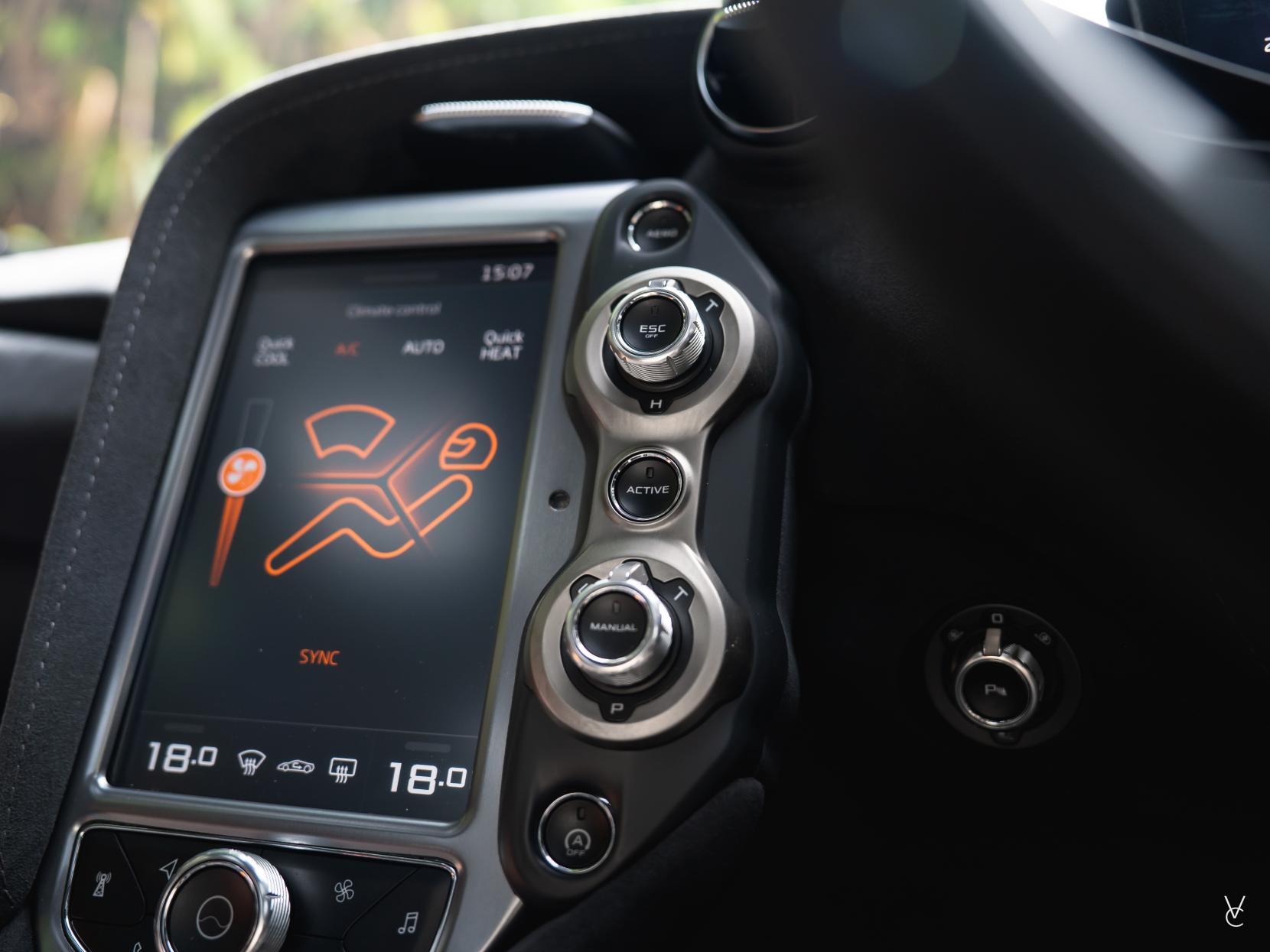 McLaren 720S 4.0T V8 Performance Coupe 2dr Petrol SSG Euro 6 (s/s) (720 ps)