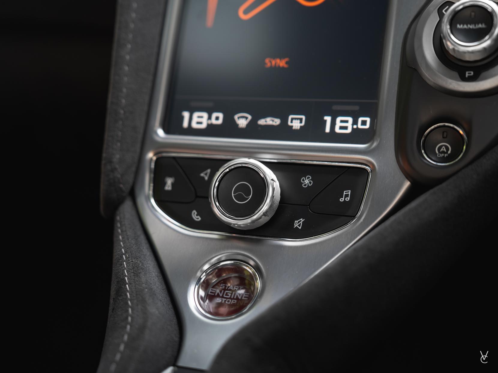McLaren 720S 4.0T V8 Performance Coupe 2dr Petrol SSG Euro 6 (s/s) (720 ps)