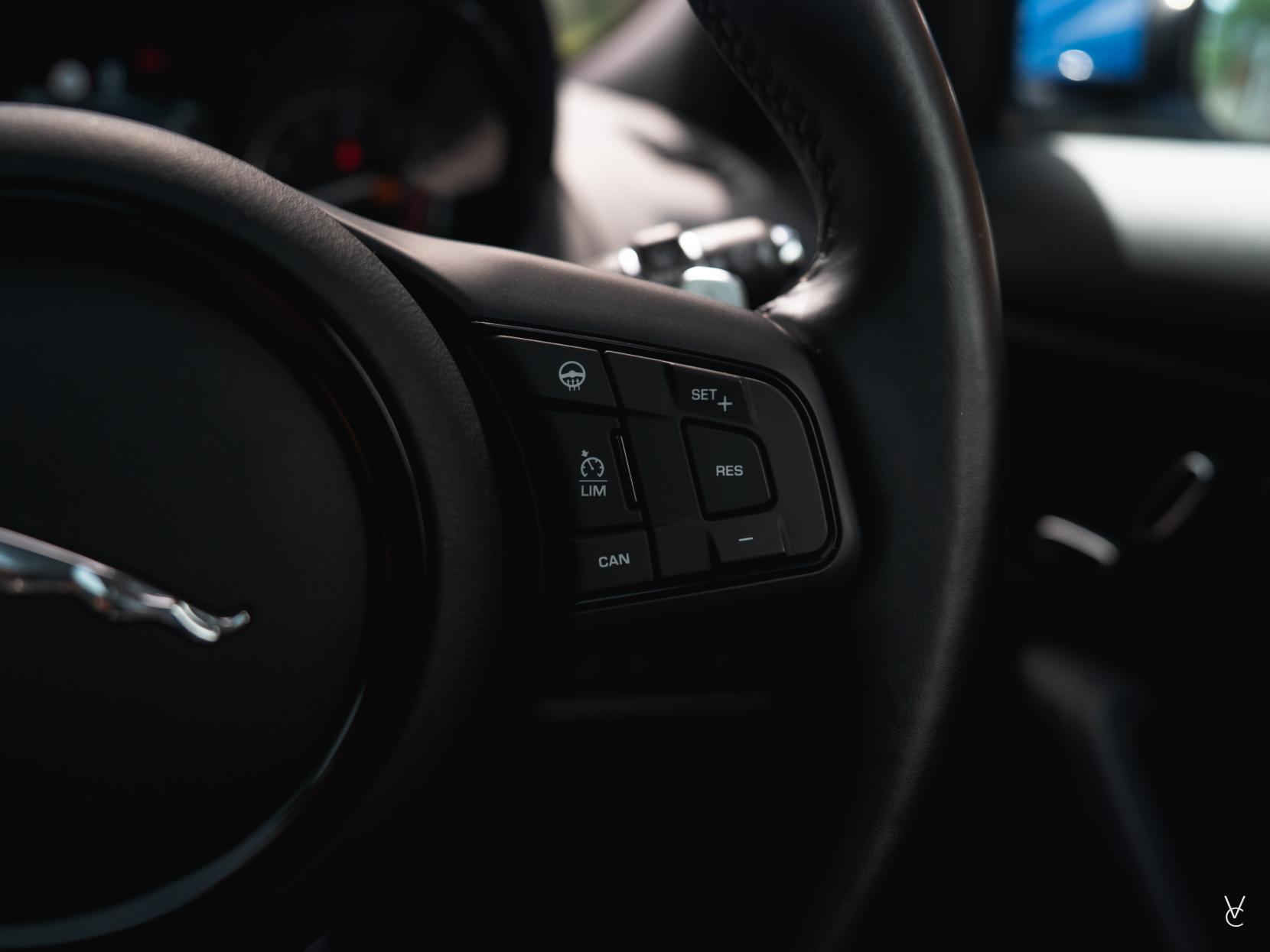Jaguar F-Type 2.0i GPF R-Dynamic Coupe 2dr Petrol Auto Euro 6 (s/s) (300 ps)