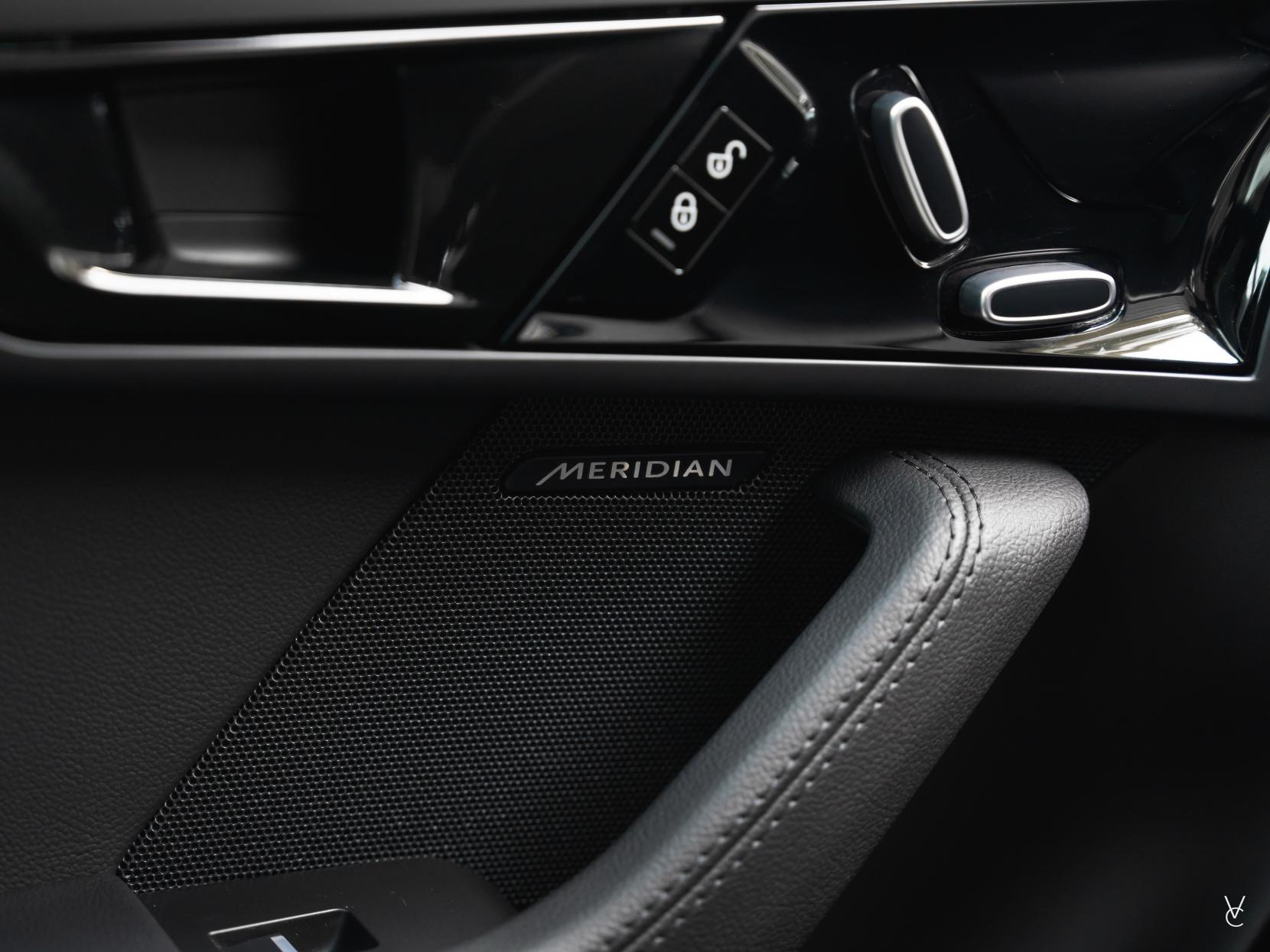 Jaguar F-Type 2.0i GPF R-Dynamic Coupe 2dr Petrol Auto Euro 6 (s/s) (300 ps)
