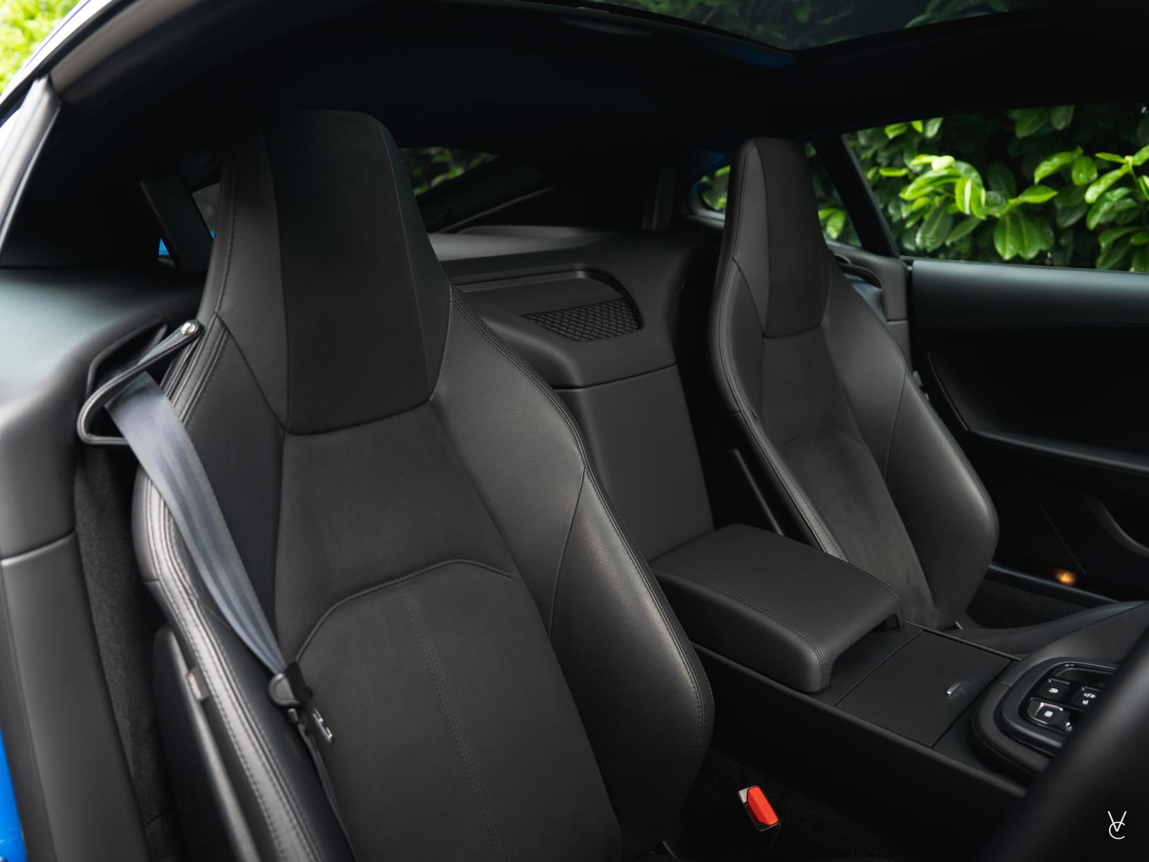 Jaguar F-Type 2.0i GPF R-Dynamic Coupe 2dr Petrol Auto Euro 6 (s/s) (300 ps)
