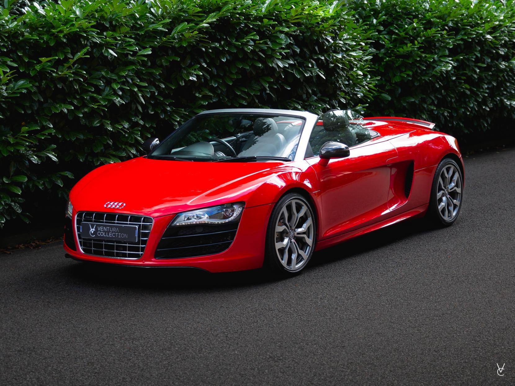 Audi R8 5.2 FSI V10 Spyder 2dr Petrol R Tronic quattro Euro 4 (525 ps)