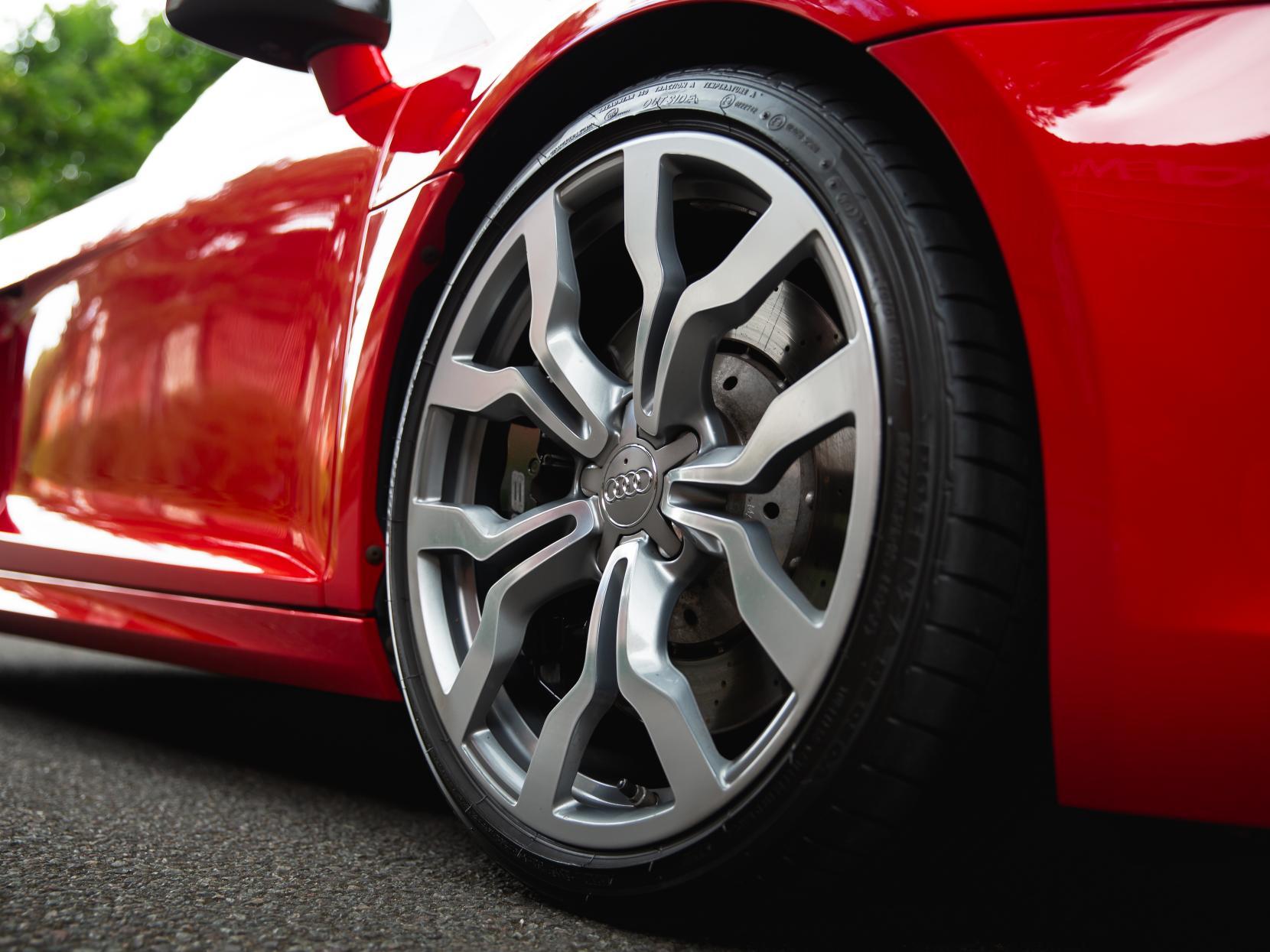 Audi R8 5.2 FSI V10 Spyder 2dr Petrol R Tronic quattro Euro 4 (525 ps)