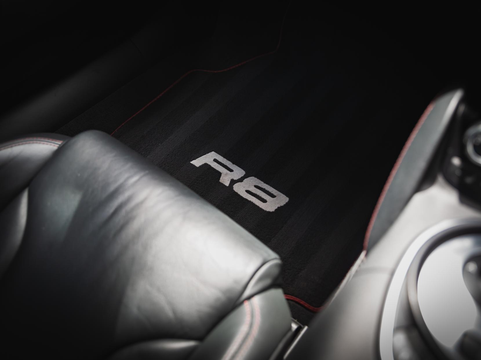 Audi R8 5.2 FSI V10 Spyder 2dr Petrol R Tronic quattro Euro 4 (525 ps)