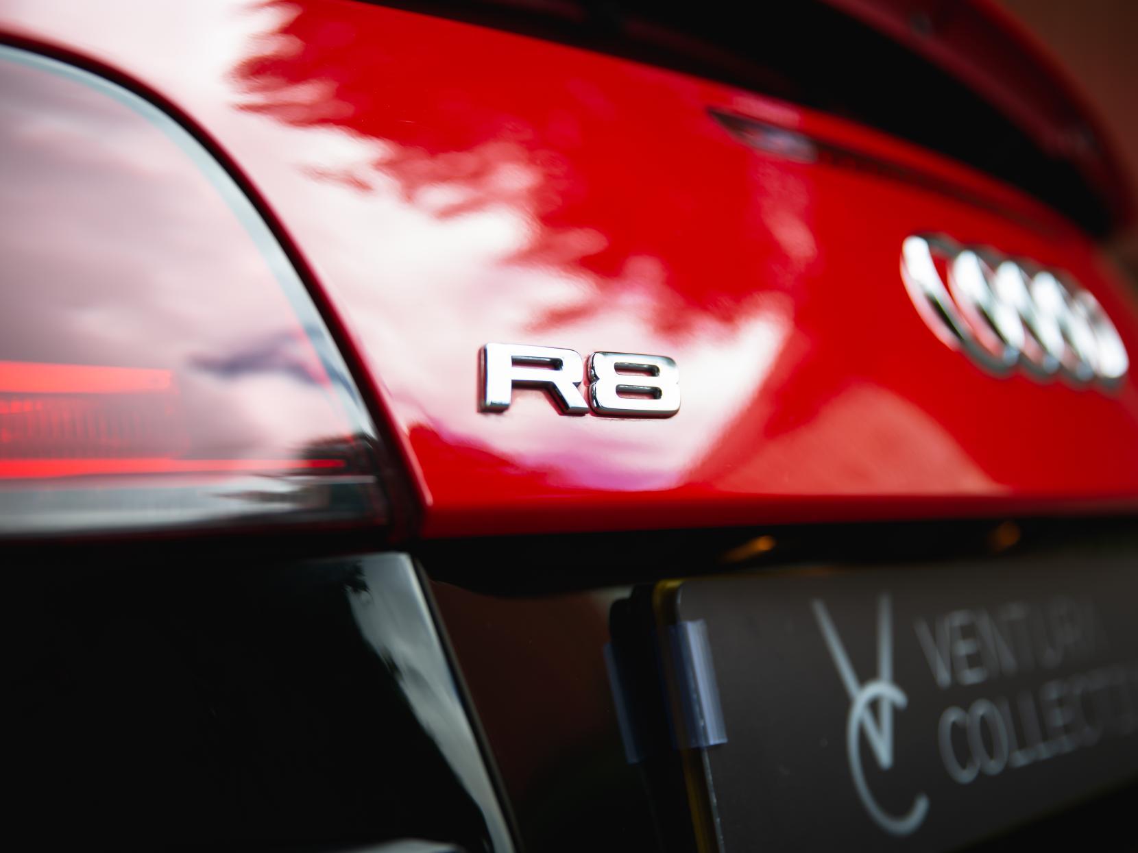 Audi R8 5.2 FSI V10 Spyder 2dr Petrol R Tronic quattro Euro 4 (525 ps)