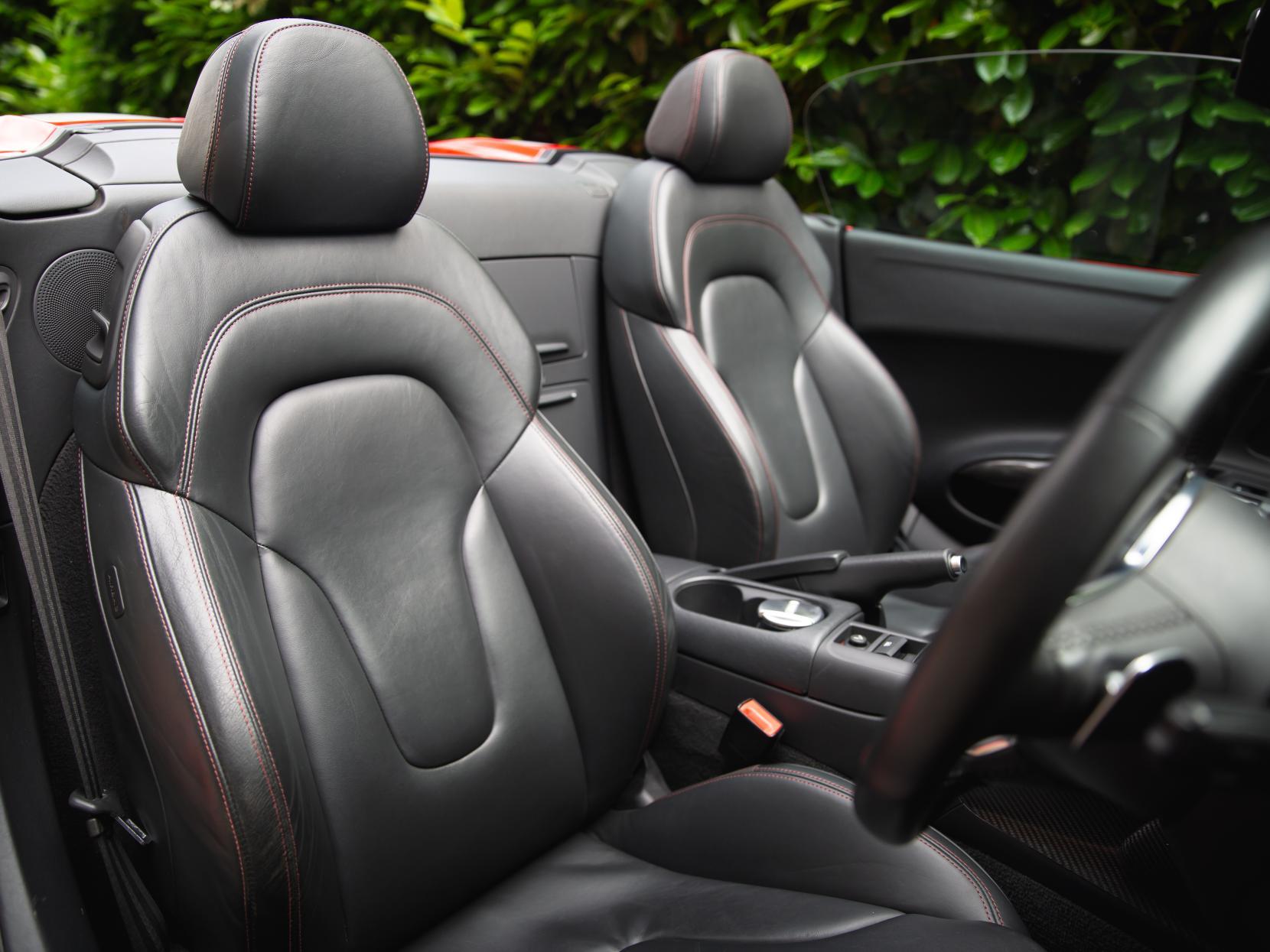 Audi R8 5.2 FSI V10 Spyder 2dr Petrol R Tronic quattro Euro 4 (525 ps)