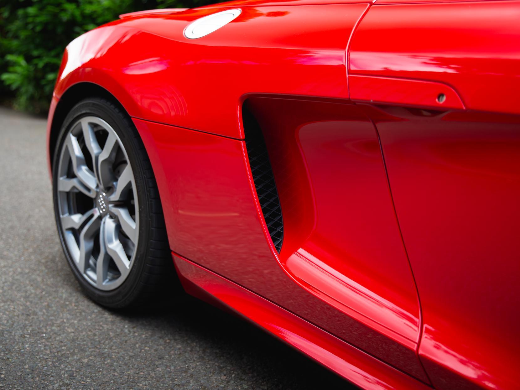 Audi R8 5.2 FSI V10 Spyder 2dr Petrol R Tronic quattro Euro 4 (525 ps)