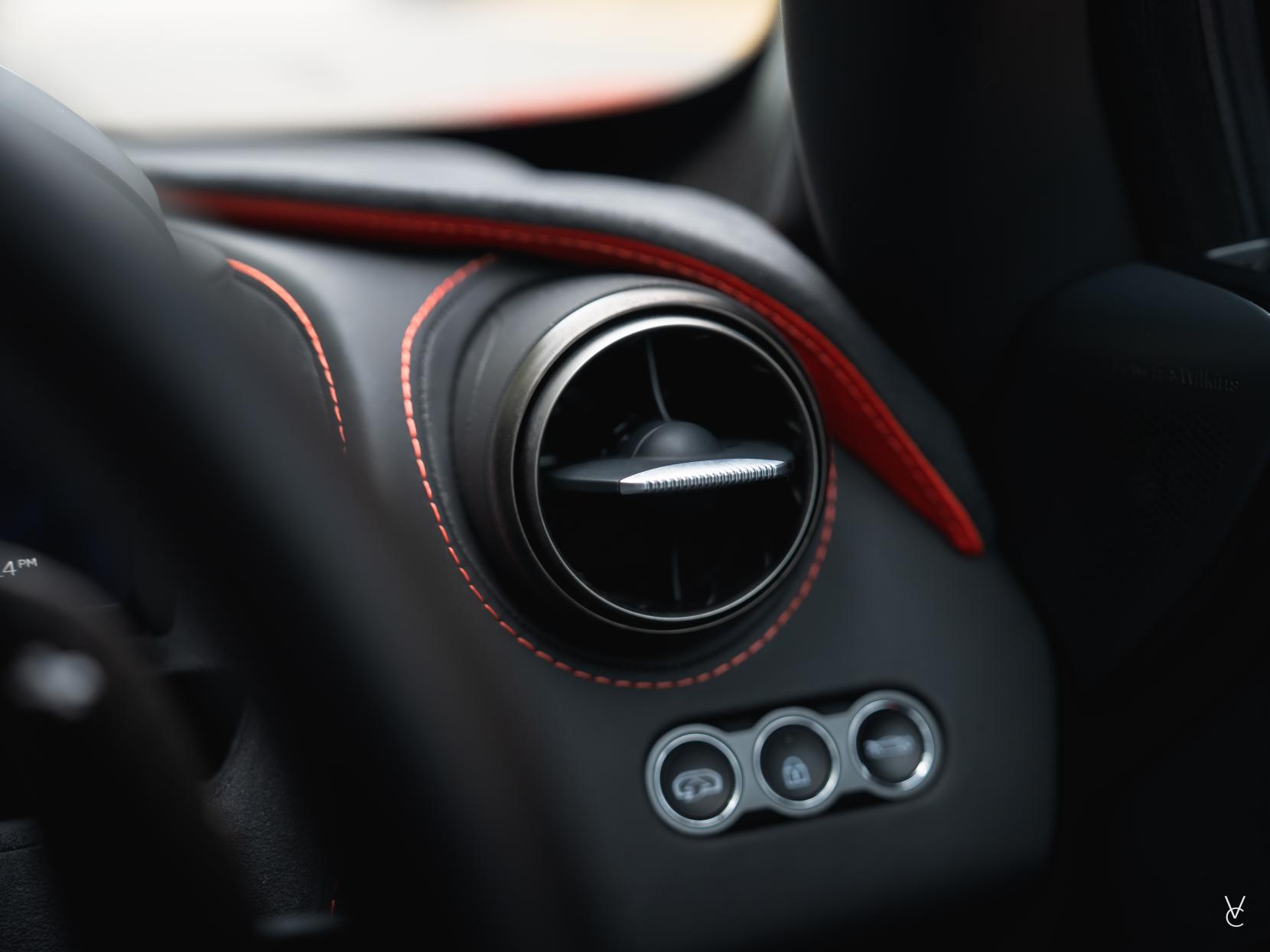 McLaren 720S 4.0T V8 Coupe 2dr Petrol SSG Euro 6 (s/s) (720 ps)